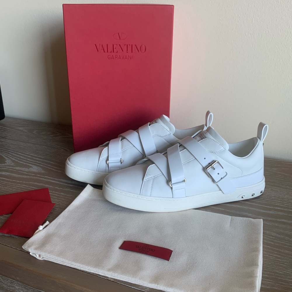 Auth Valentino Garavani Wht Rockstud Sneakers